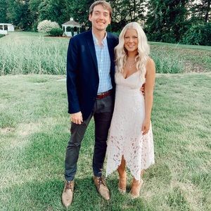 Lulu’s light pink lacey dress